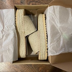 NWT Coconuts by Matisse Platform Sandal, Size 10